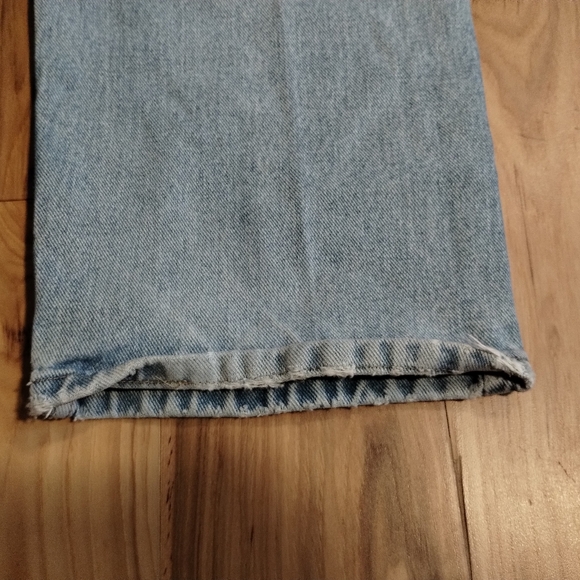 Wrangler Relaxed Fit Light Wash Denim Jeans - Men's Size 36 x 30 - Picture 9 of 14